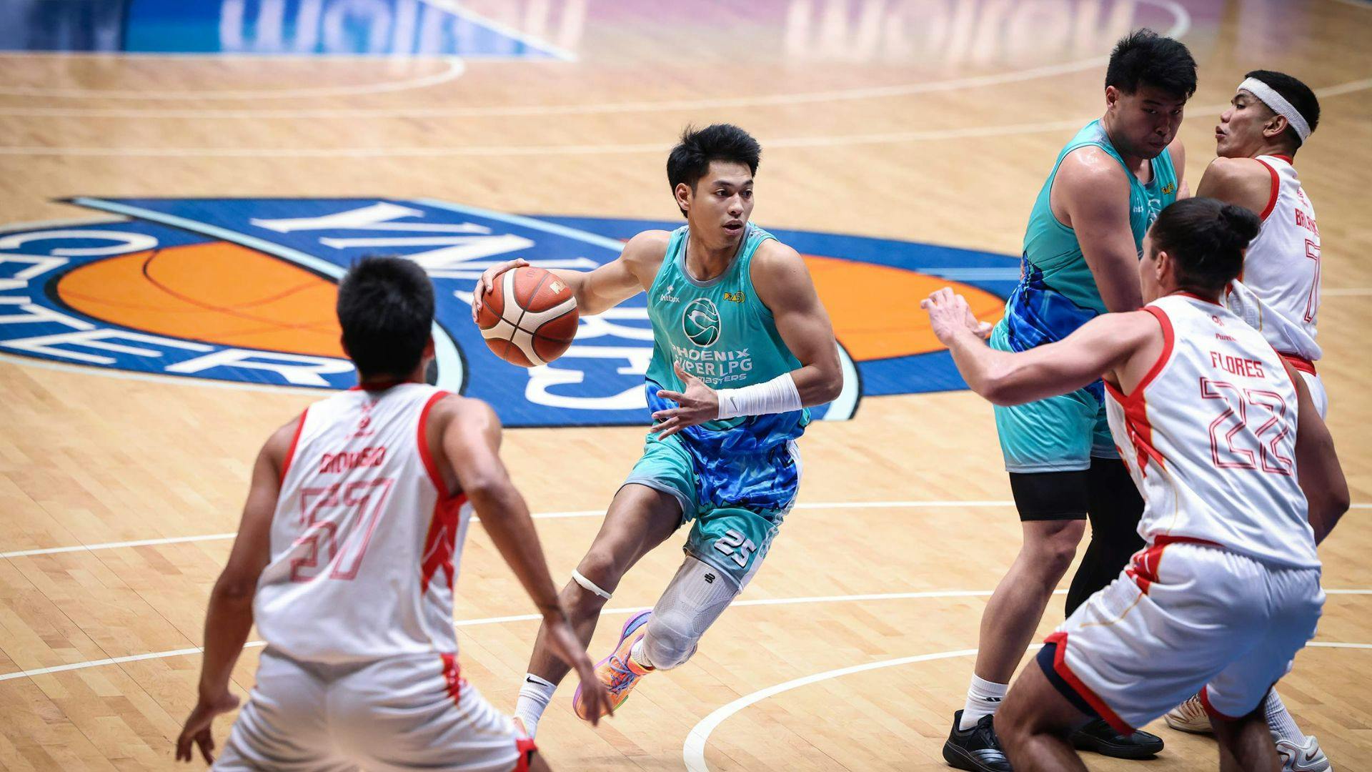 PBA: Ricci Rivero rises to the occasion as Phoenix rips Titan Ultra for 2-0 start